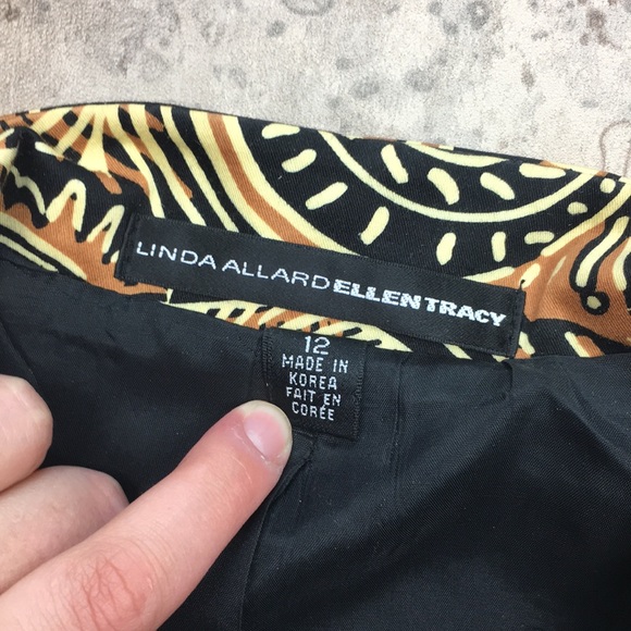 Unique Ellen Tracy Longline Blazer. - Picture 3 of 5